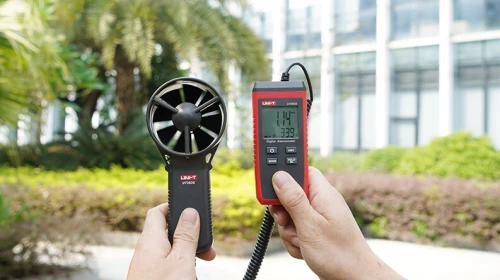 UNI-T UT367S - Anémomètre numérique vitesse et température (CE-UKCA)