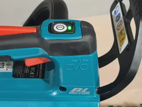 Scie à chaîne / tronçonneuse à batterie 18V MAKITA DUC254RF 25 cm (BL-2023-Romania)