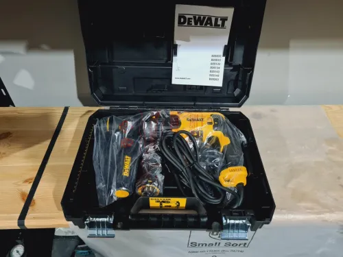Perforateur électrique 26mm 2.8J 3 Positions Double Mandrin DEWALT D25134 (2020)