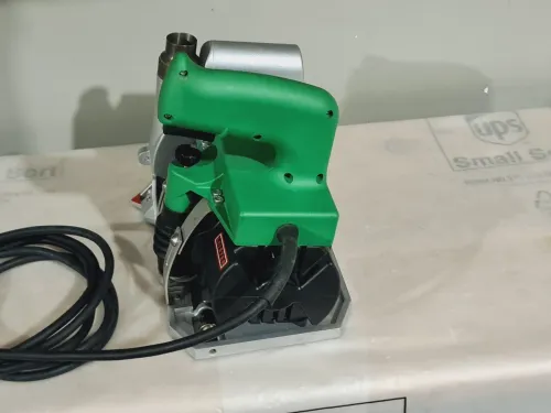  Rainureuse / Chanfreineuse des revêtements de sol PVC-P, PE - LEISTER Groover (BL-Switzerland)