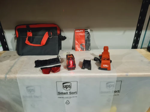 HILTI PMC 46 - laser rouge 2 linge et 3 points horizontale Vertical équerrage (Germany)