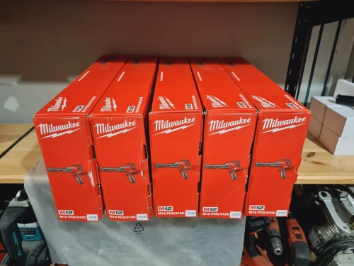 Pistolet Silicone / colle compact 12V 1750Nm MILWAUKEE M12 PCG-202B 310ml (2B+Ch+Sac)