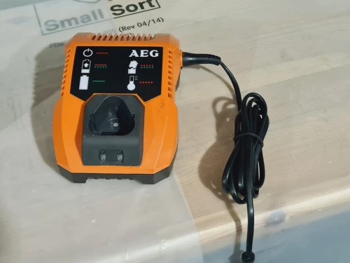 Mini Perforateur 12V 13mm 0.9J AEG BBH 12