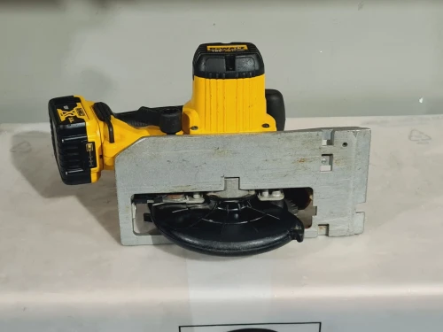 Scie circulaire sans fil 165mm 18V 5.0Ah - DEWALT DCS391 (2018-Czech)