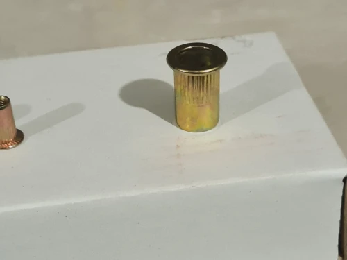 Écrou à sertir / rivets insert filetés en acier/ aluminium/ inox M3,4,5,6,8,10