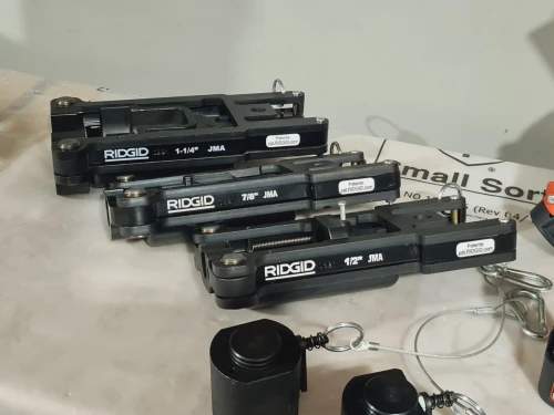 Sertisseuse pour connecteur de câble coaxial RIDGID RP 240 + JMA wireless (USA)