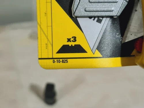 Cuteur pliable à lame rétractable avec 3 lame - STANLEY FATMAX 0-10-825