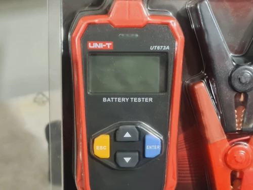 Uni-T UT673A - Testeur de batteries 12/24V, Mesure la capacité, la tension