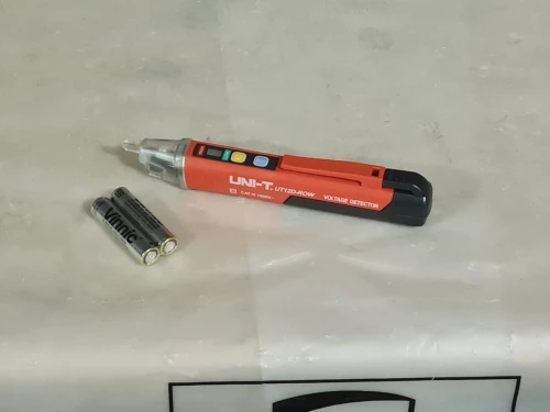 UNI-T UT12D-ROW - testeur de tension alternative sans contact (CE-UKCA-cETLus)