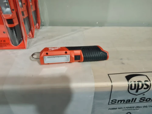 Lampe baladeuse 12 Volts LED 220 lumens - MILWAUKEE M12 SL-0 (solo)