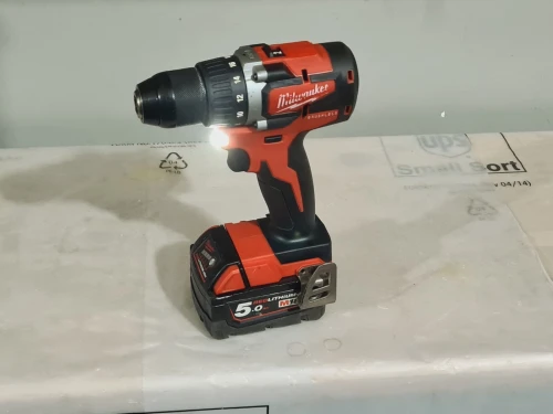 perceuse visseuse compact 18V 5.0Ah - MILWAUKEE M18 CBLDD (BL-2020)