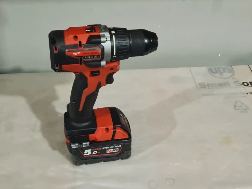 perceuse visseuse compact 18V 5.0Ah - MILWAUKEE M18 CBLDD (BL-2020)