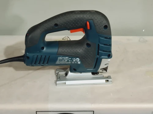 Scie sauteuse 150mm 780W - BOSCH GST 150 BCE (Hungary)