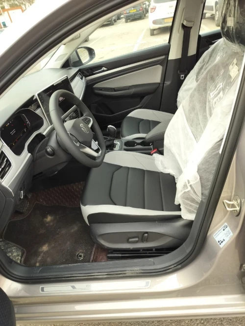 Volkswagen Bora 2026 300 TSI DSG Premium