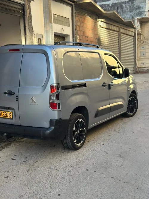 Peugeot Partner 2020 K9