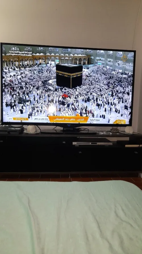 TV 60 pouces de marque scharp