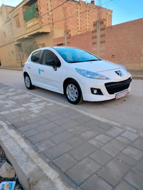 Peugeot 207 plus 2013 