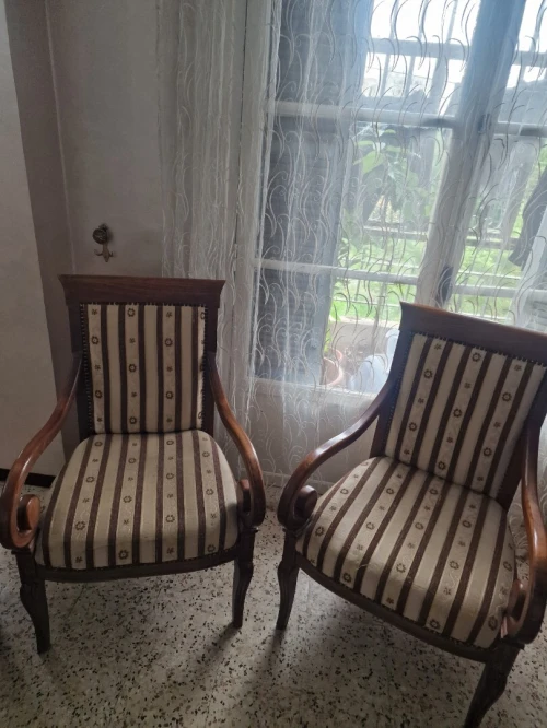 2 chaises et grand canapé 2 3 place