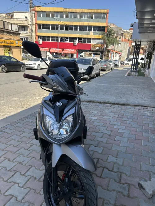 Sym Sr 2025