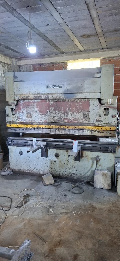 Presse plieuse  Strojarne Piesok CTO 80