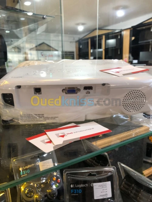 DATSHOW EPSON EB-E01