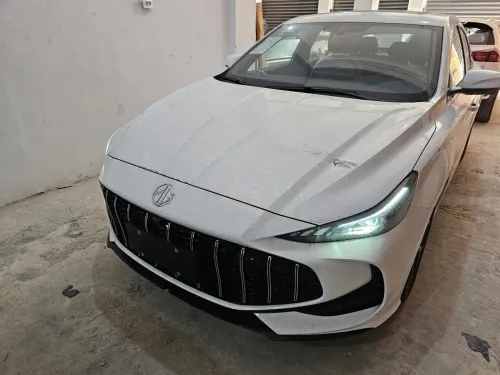 MG MG5 2025 Luxury
