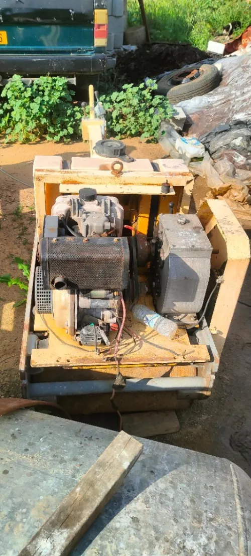 scie à sol thermique 9/10 + compacteur de la marque Bomag