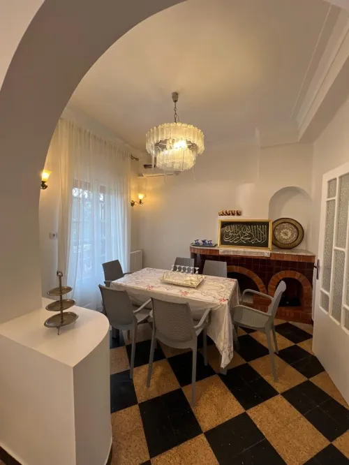 Location Appartement Niveau de villa F5 Alger Hydra