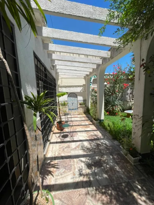 Location Appartement Niveau de villa F5 Alger Hydra