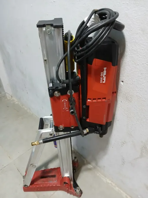 Carotteusse hilti