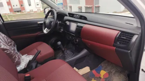 Toyota Hilux 2*4 2025 