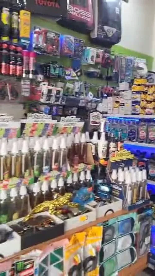 Batteries, accessoires autos & lubrifiant Amine