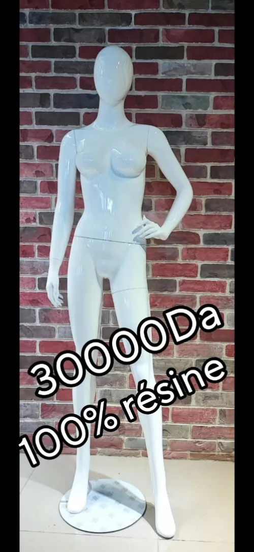 Mannequins femme en résine avec tête 