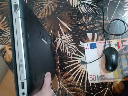 Pc Laptop Dell Core i5 2520m Cpu 2.5 Hz  6 Go Ram Disque dur 256 Go HDD