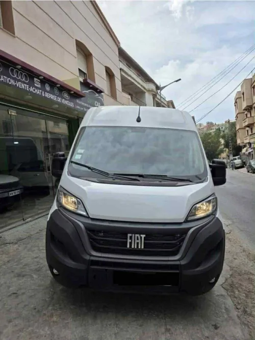 Fiat Ducato 2023 2 panneaux