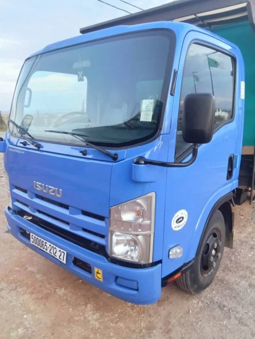Isuzu Isuzu 2012