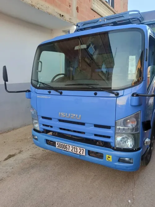 Isuzu Isuzu 2013
