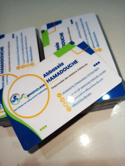 IMPRESSION SUR CARTES EN PVC. Cartes de visite, Badges, Cartes fidélité, Macarons, etc....