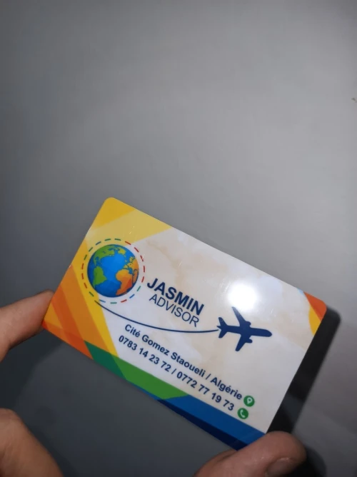 IMPRESSION SUR CARTES EN PVC. Cartes de visite, Badges, Cartes fidélité, Macarons, etc....