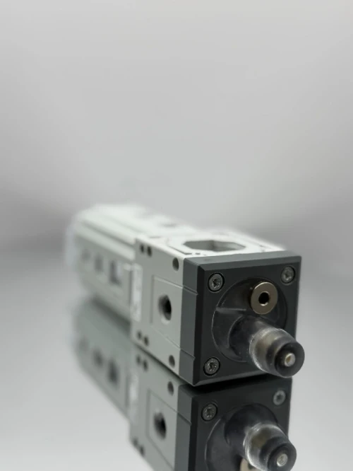 Camozzi - vérin pneumatique - distributeur pneumatique - electrovanne - raccord pneumatique - filtre