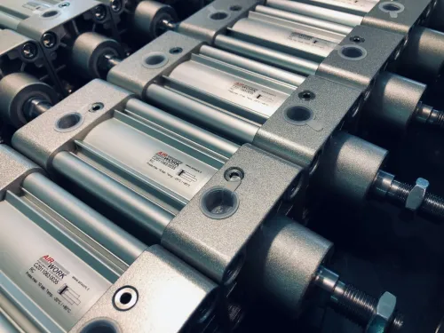VERIN - VERIN PNEUMATIQUE - vérin compact - vérin carré - vérin de guidage - PNEUMATIQUE
