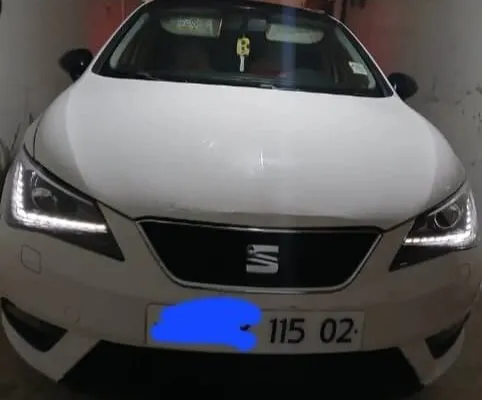 Volkswagen Ibiza black luin 2015 Ibiza