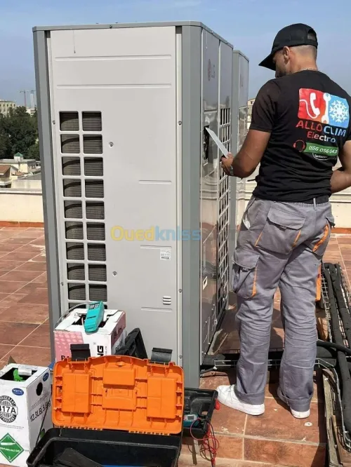حرفي في تصليح أجهزة التبريد