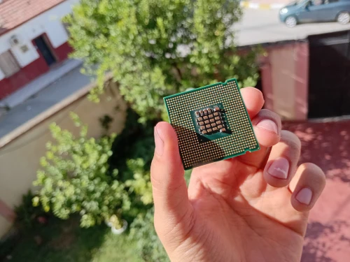 Intel Pentium 4 631 3.00GHz Single-Core CPU - LGA 775, 2MB Cache, 800MHz FSB, Hyper-Threading