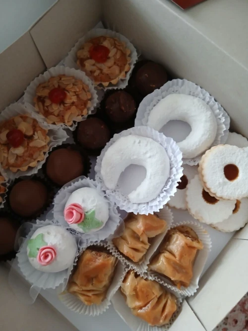 Gâteaux traditionnels / chocolats/ miniardises sur commandes