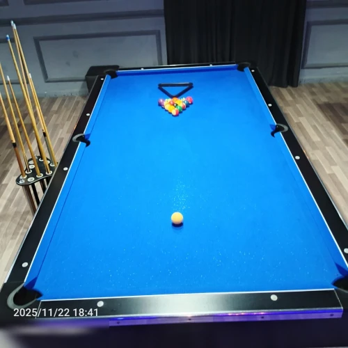 A vendre 3 tables de billard 90 ardoise avec accessoires complet