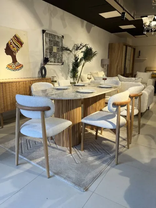 table en marbre avec chaise