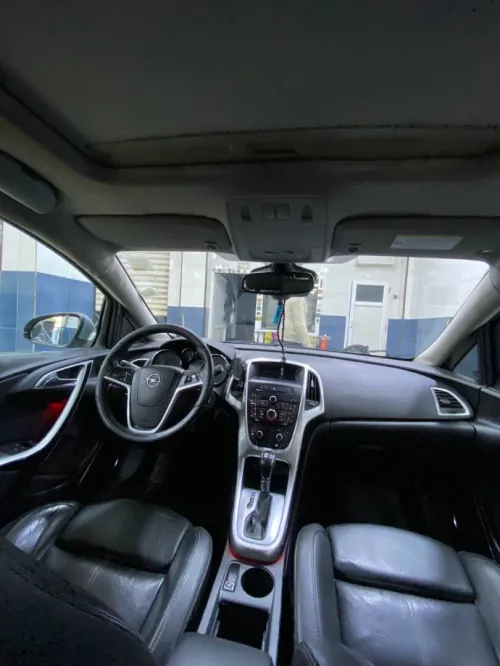 Opel Astra 2012 SPORT