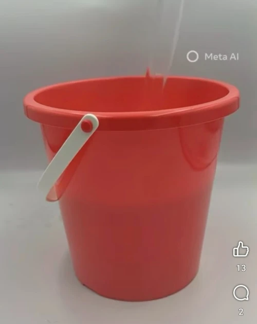 Eplucheur(economme) ,pot de fleur, flexible, cintres,pomme de douche,douchette toilette.   مقشرة (إكونوم)، أصص زهور، خرطوم، علاقات ملابس، رأس دش، شطاف مرحاض.