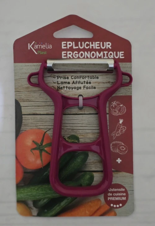 Eplucheur(economme) ,pot de fleur, flexible, cintres,pomme de douche,douchette toilette.   مقشرة (إكونوم)، أصص زهور، خرطوم، علاقات ملابس، رأس دش، شطاف مرحاض.